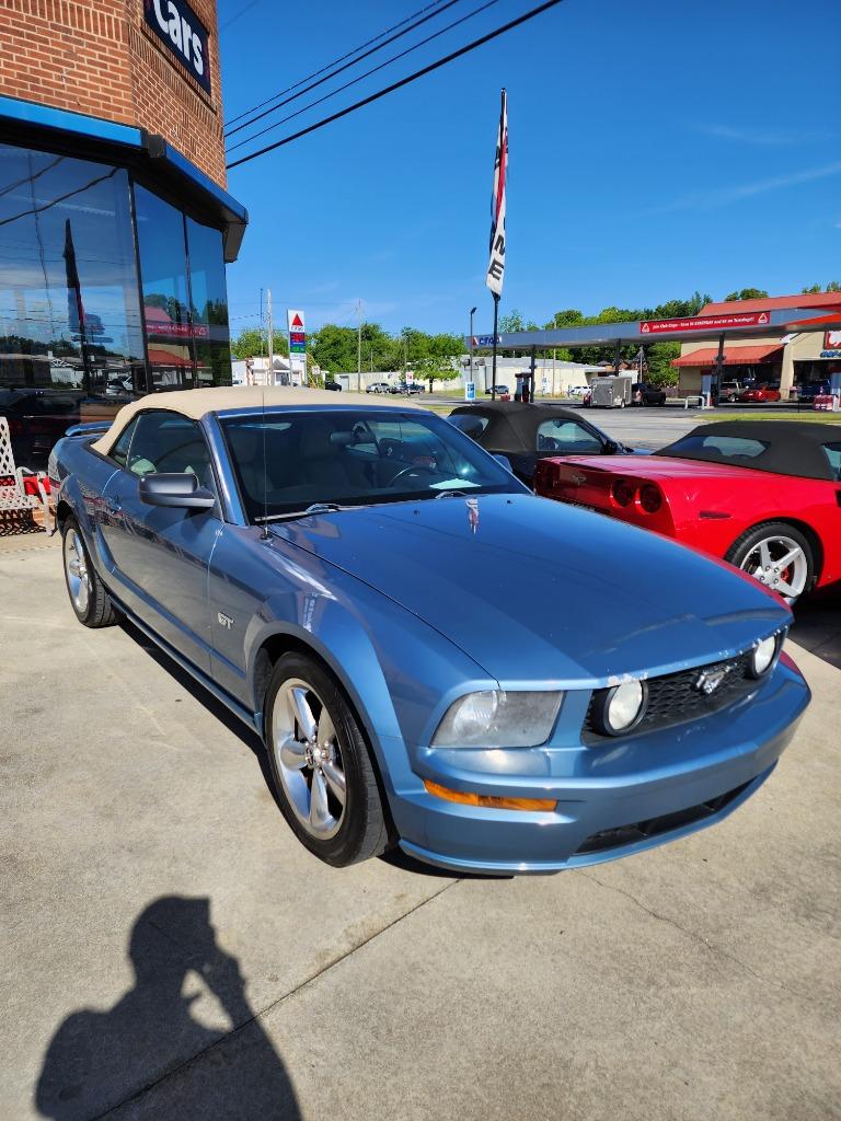 2006 Ford Mustang GT Deluxe photo