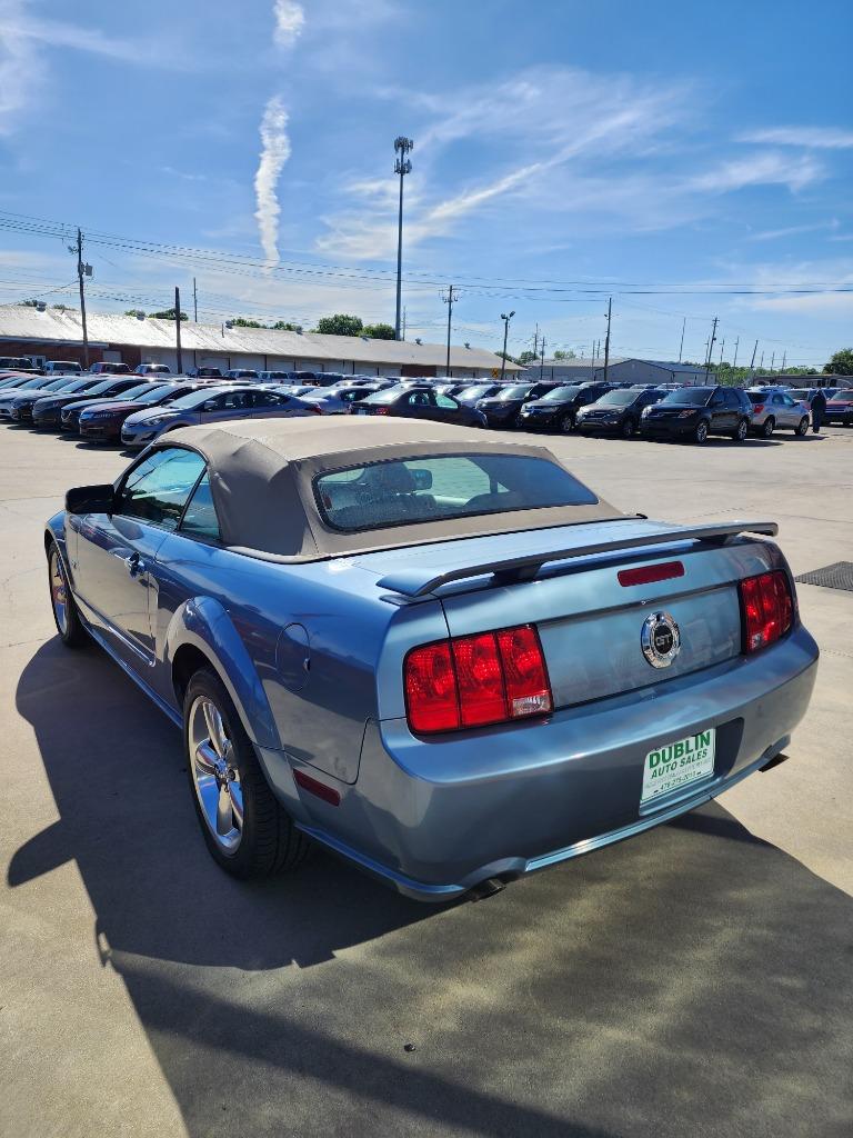 2006 Ford Mustang GT Deluxe photo