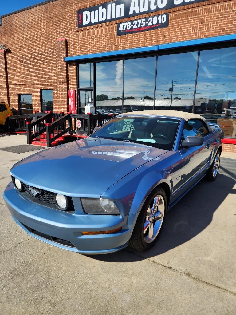 2006 Ford Mustang GT Deluxe photo