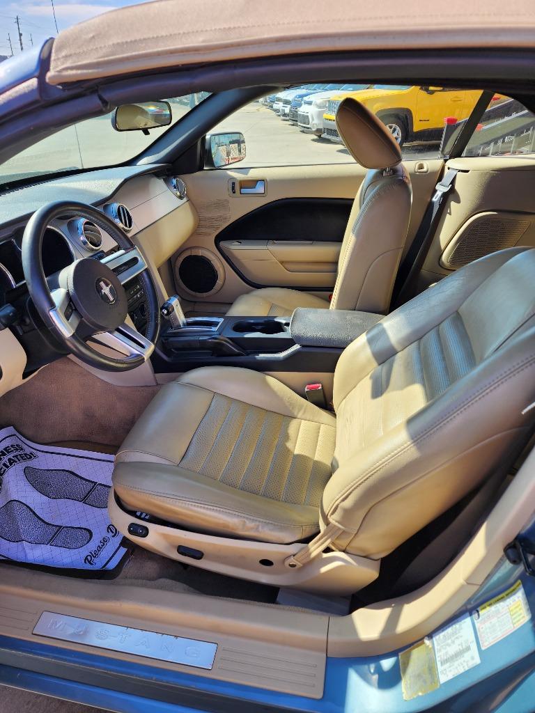 2006 Ford Mustang GT Deluxe photo