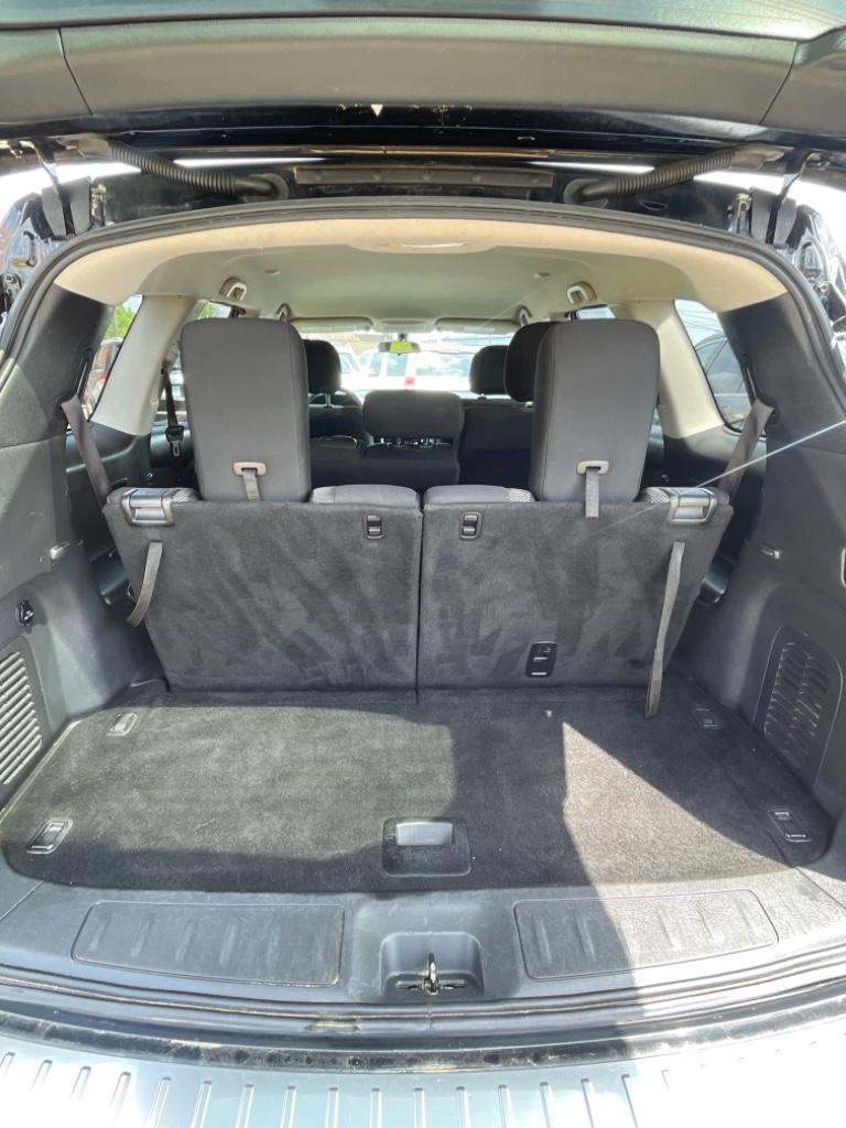 2017 Nissan Pathfinder SV photo