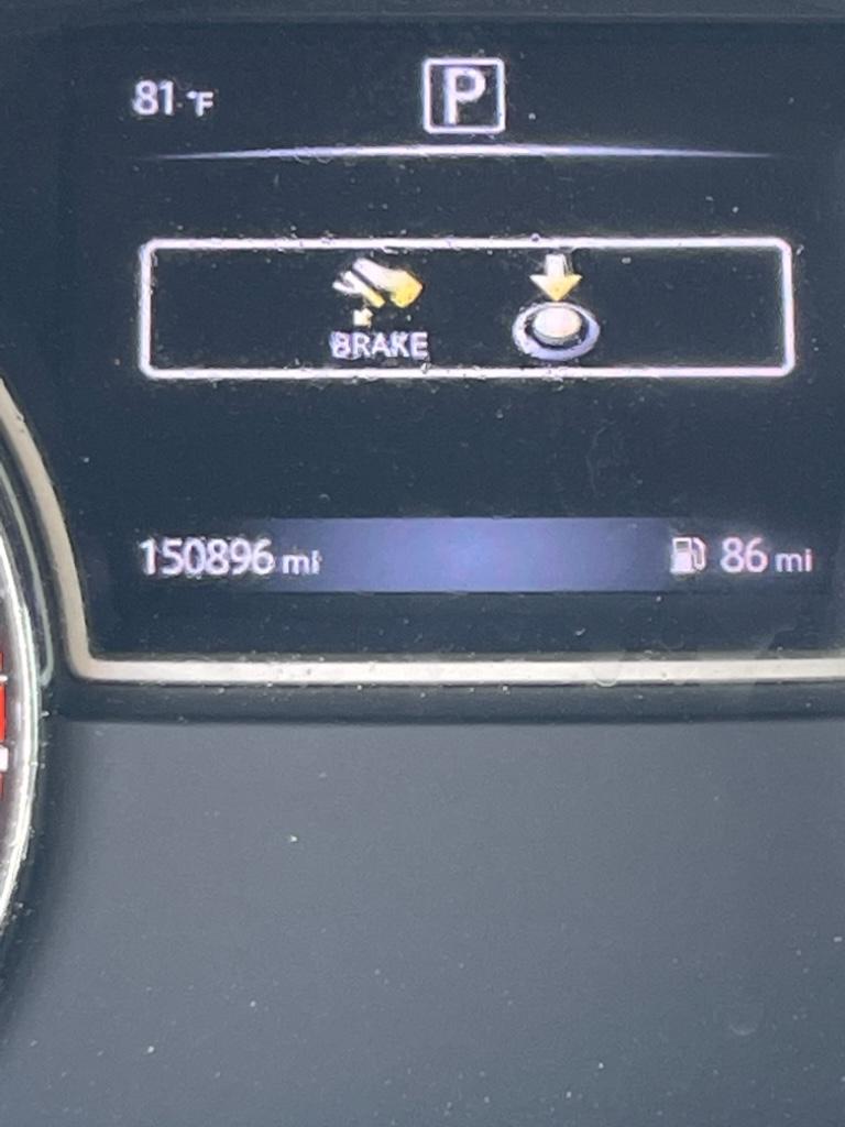2017 Nissan Pathfinder SV photo