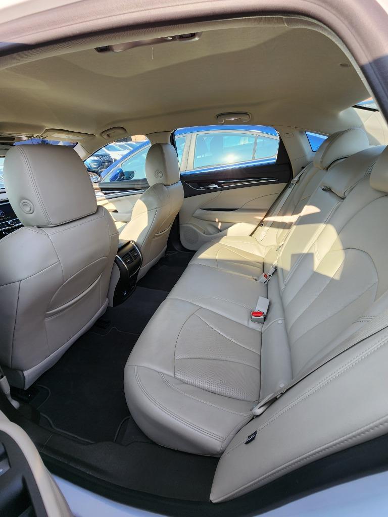 2017 Buick LaCrosse Premium photo
