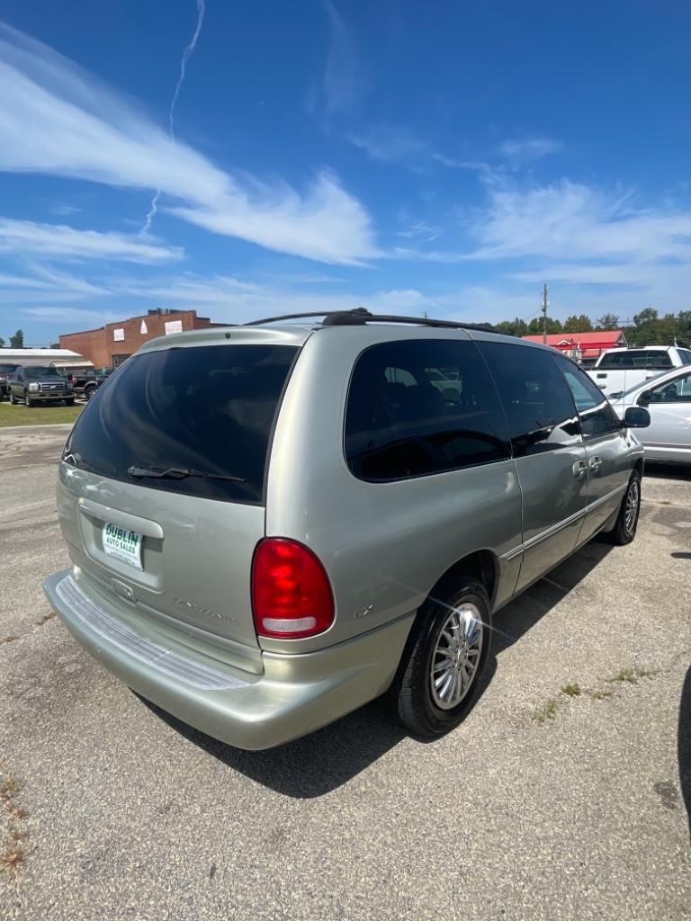 1999 CHRYSLER Town and Country Minivan - $4,950