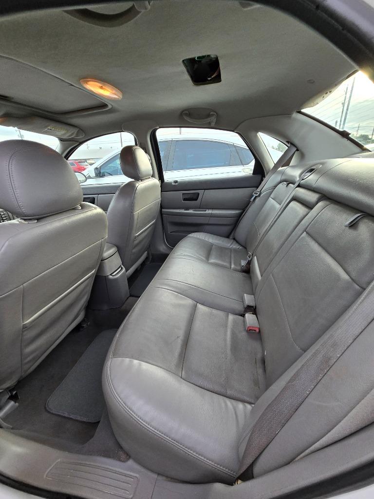 2004 Ford Taurus SES photo