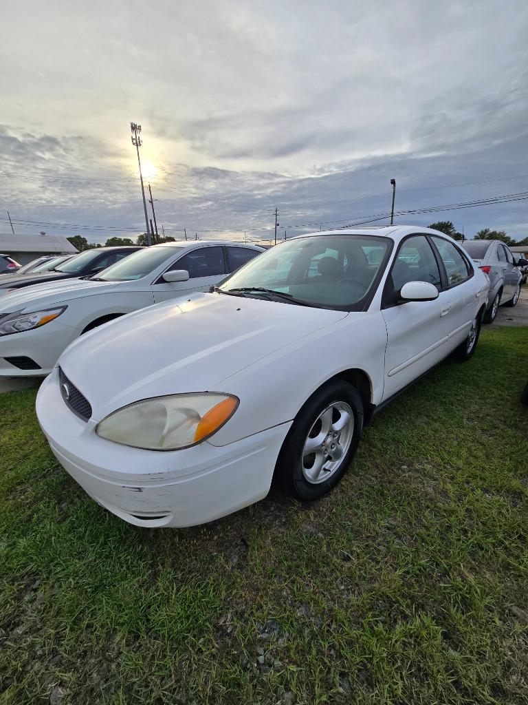 2004 Ford Taurus SES photo