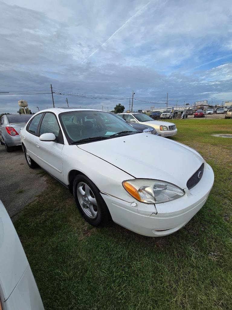 2004 Ford Taurus SES photo