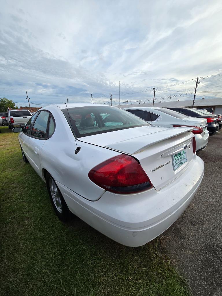 2004 Ford Taurus SES photo