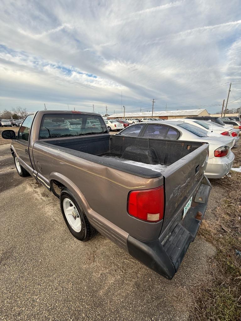 2022 Chevrolet Express Passenger LS photo 35