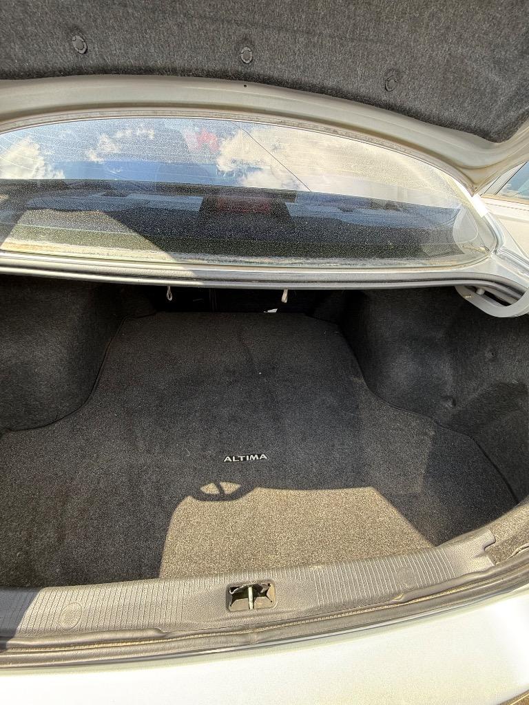 2010 Nissan Altima 2.5 photo