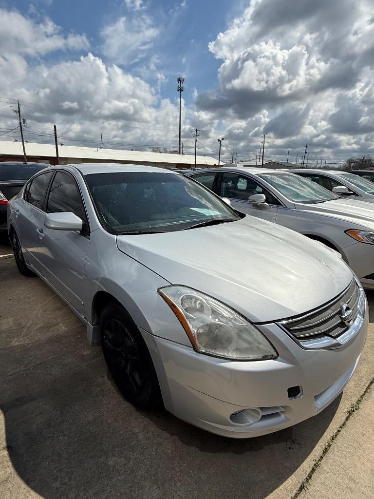 2010 Nissan Altima 2.5 photo