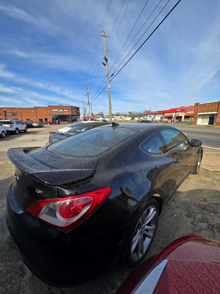 2010 Hyundai Genesis 2.0T Premium photo