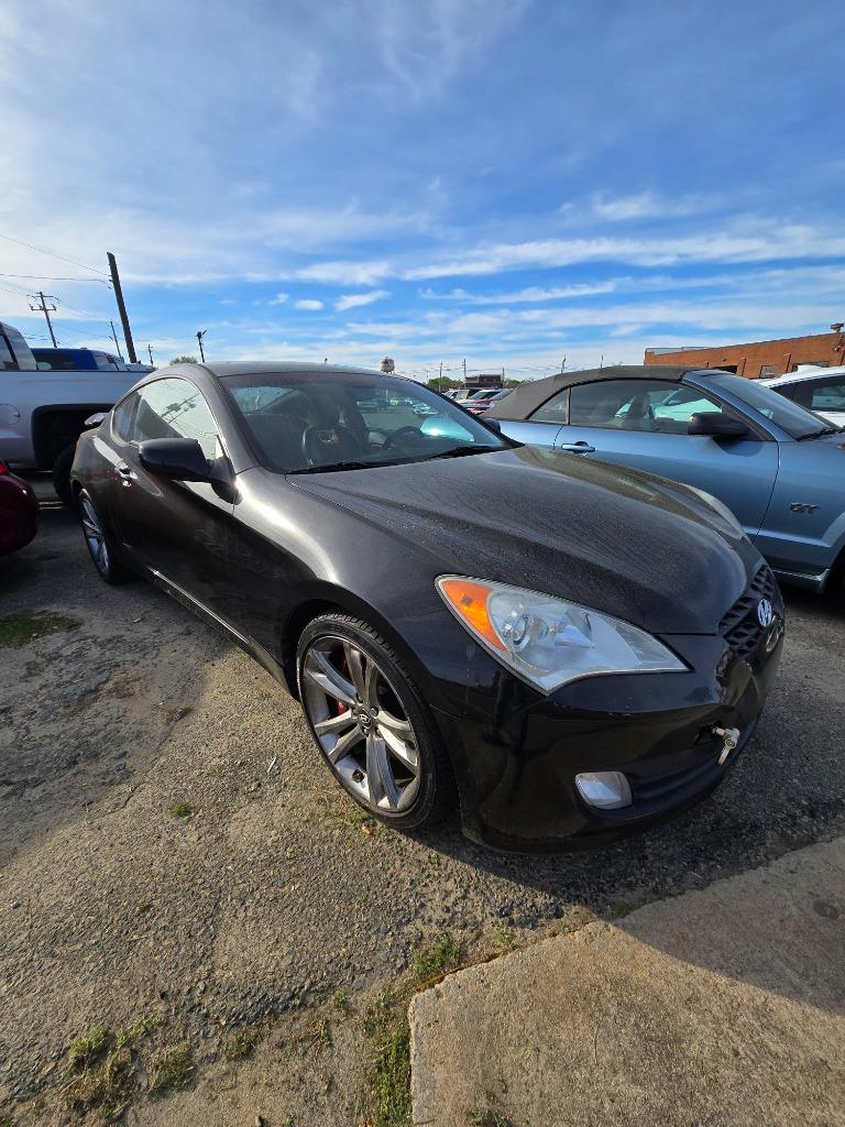 2010 Hyundai Genesis 2.0T Premium photo