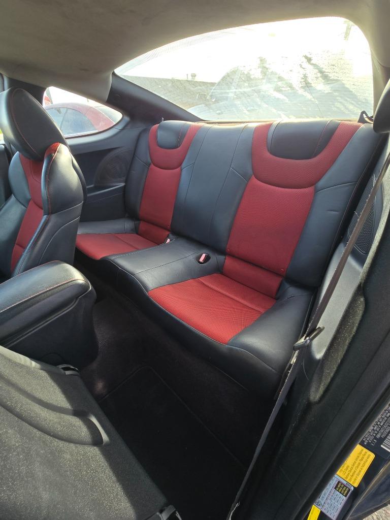 2010 Hyundai Genesis 2.0T Premium photo