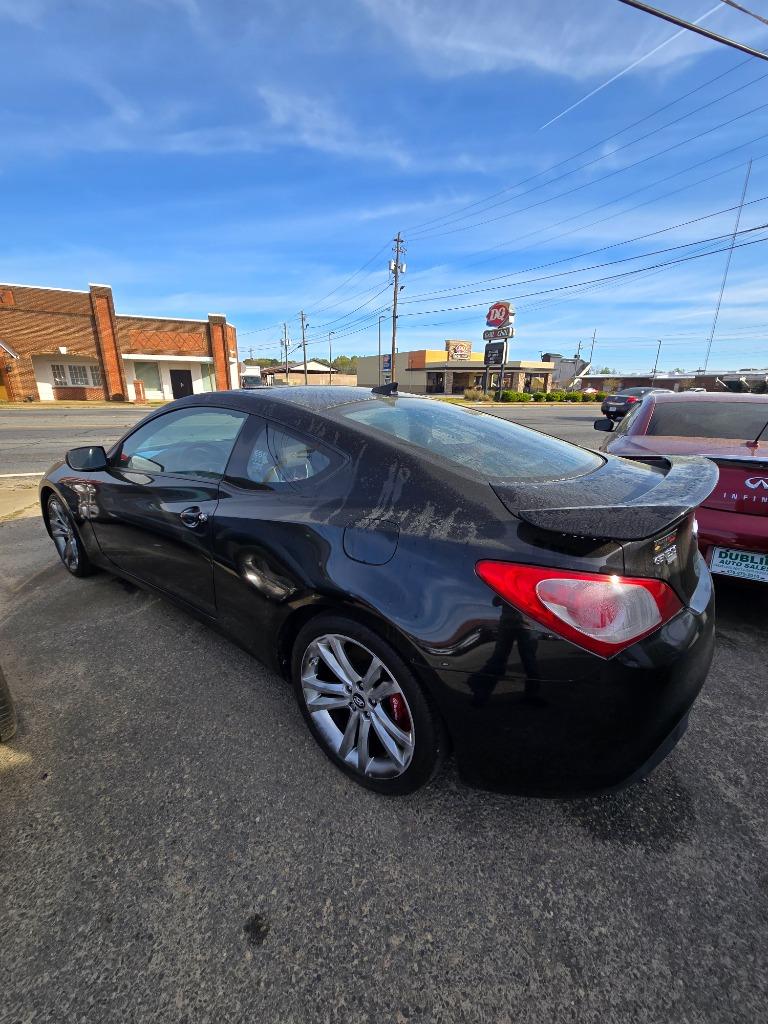 2010 Hyundai Genesis 2.0T Premium photo