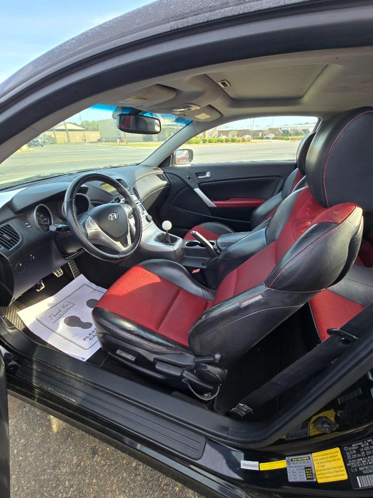 2010 Hyundai Genesis 2.0T Premium photo
