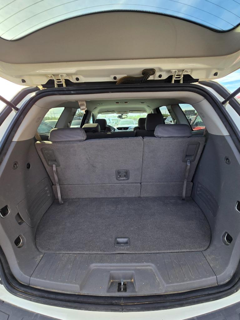 2014 Chevrolet Traverse LS photo