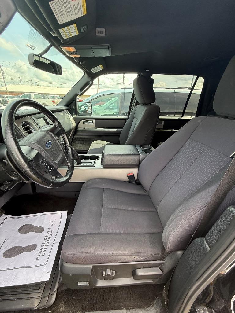 2017 Ford Expedition XLT photo