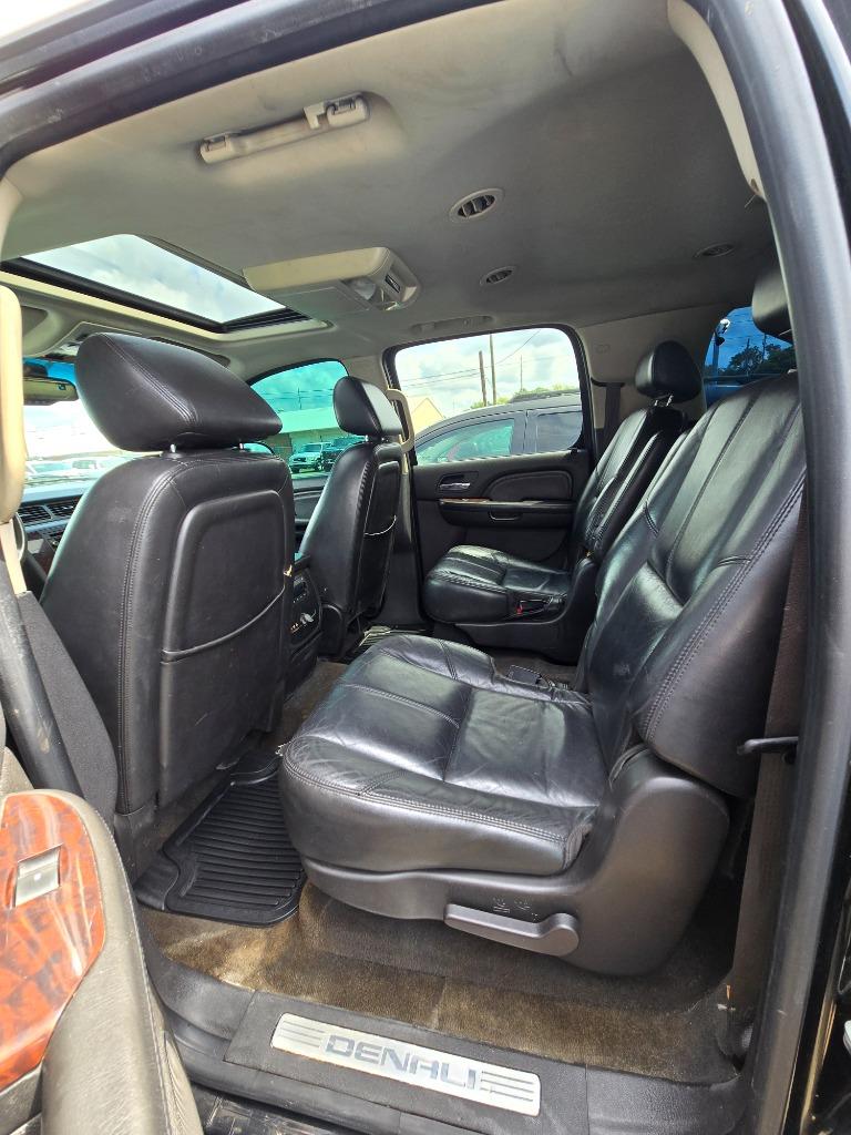 2008 GMC Yukon XL Denali photo