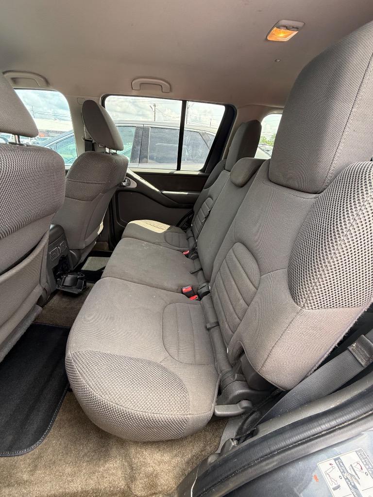 2012 Nissan Pathfinder S photo