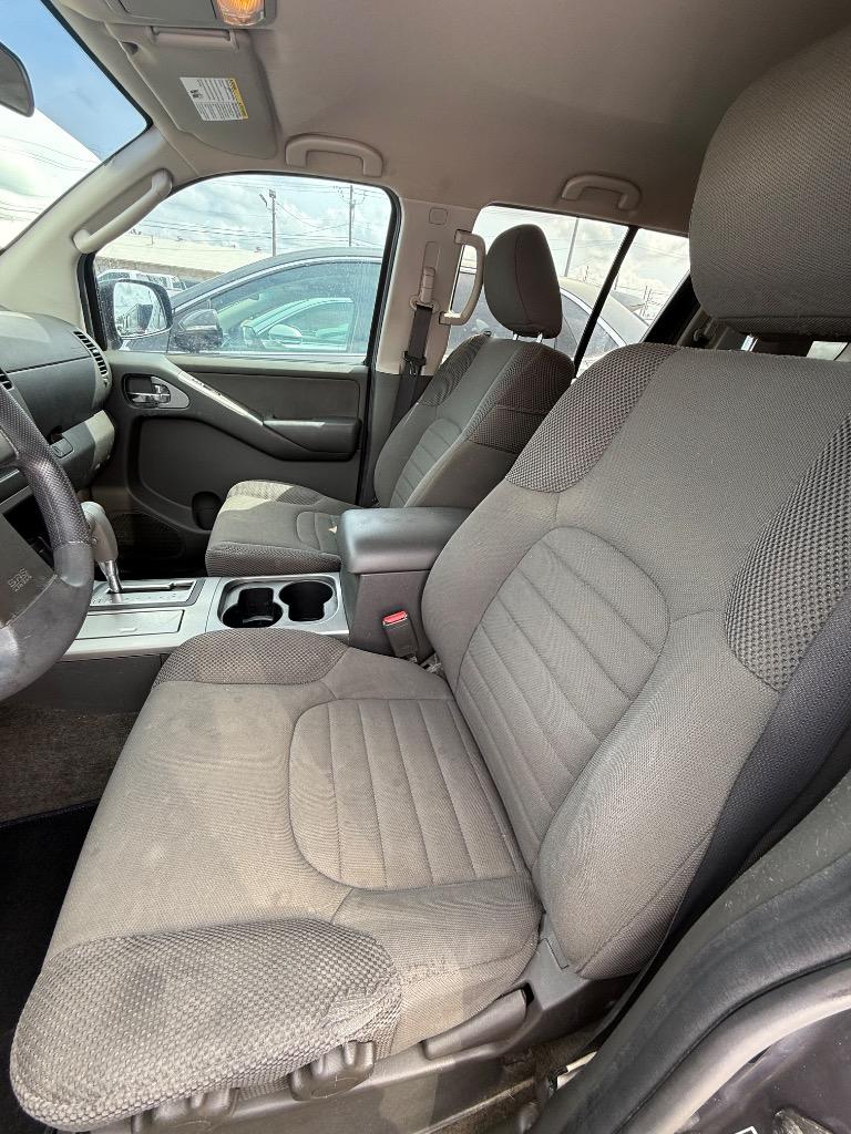 2012 Nissan Pathfinder S photo