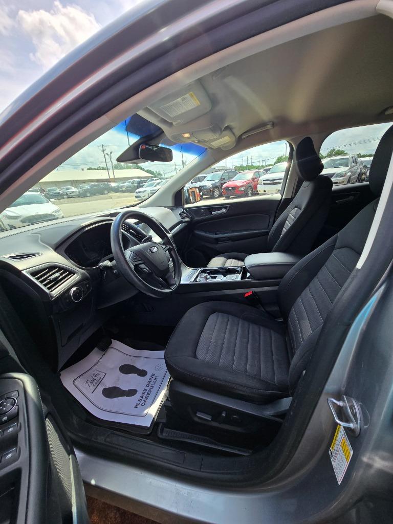 2020 Ford Edge SE photo
