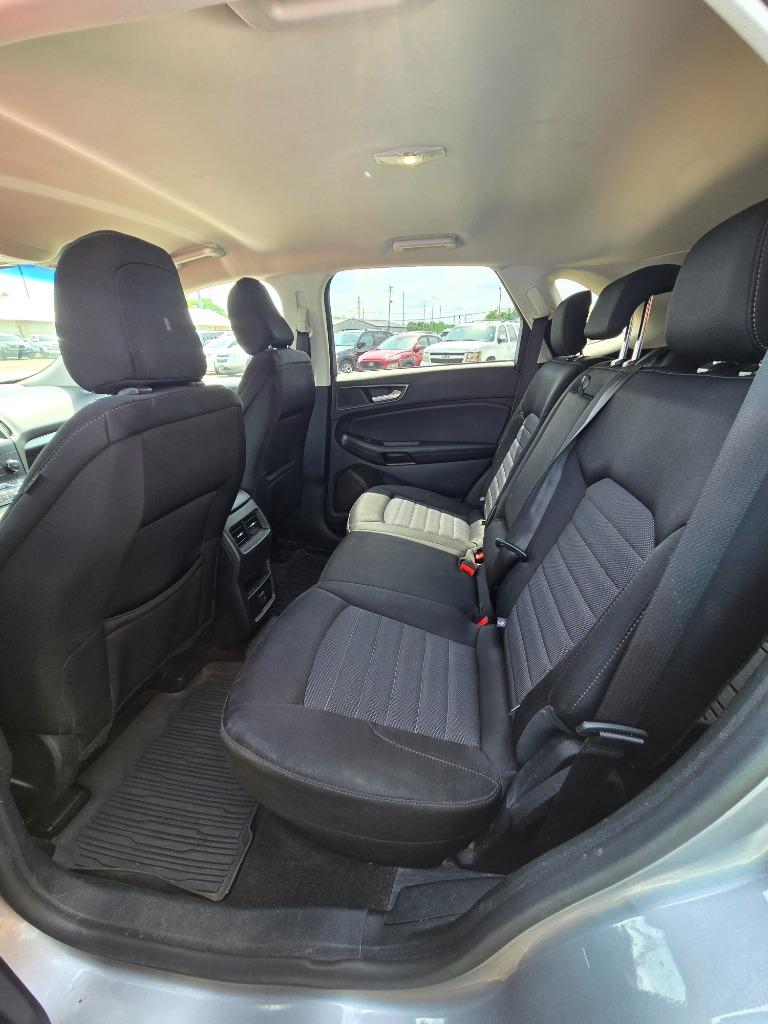 2020 Ford Edge SE photo