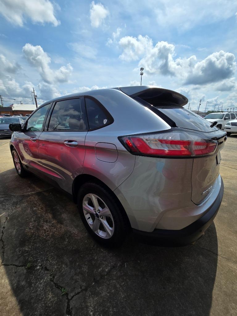 2020 Ford Edge SE photo