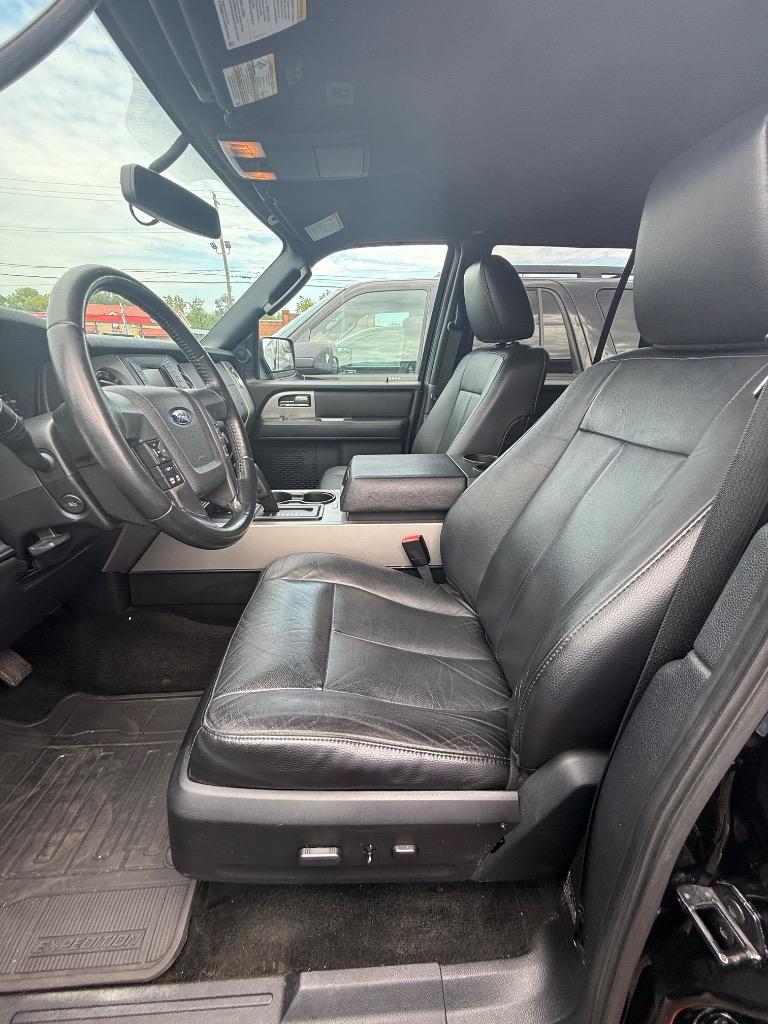 2017 Ford Expedition XLT photo