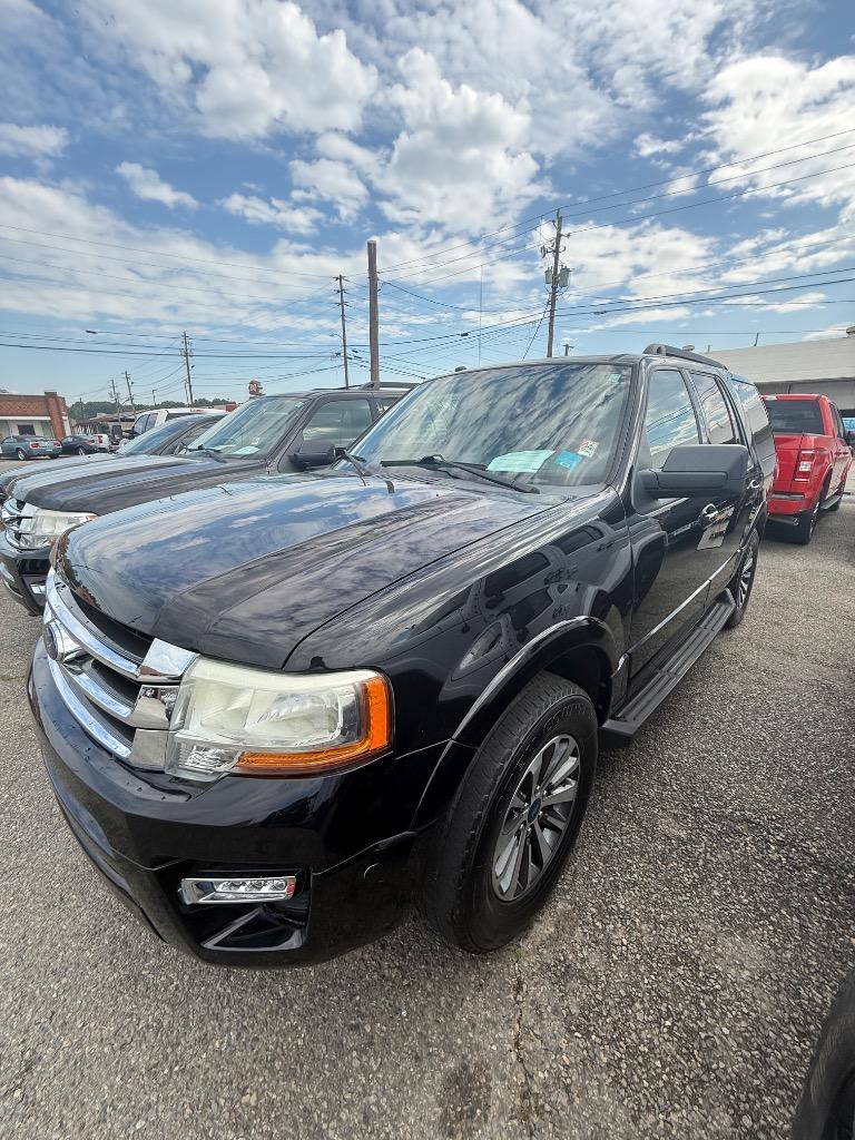 2017 Ford Expedition XLT photo