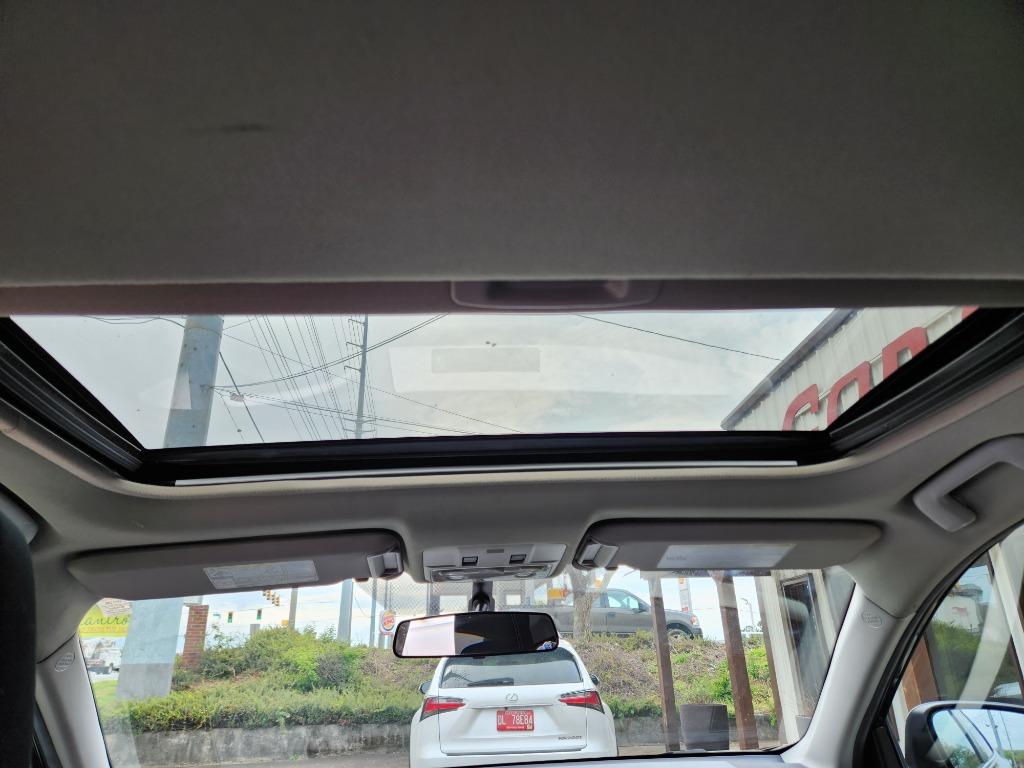 2015 Toyota RAV4 XLE photo