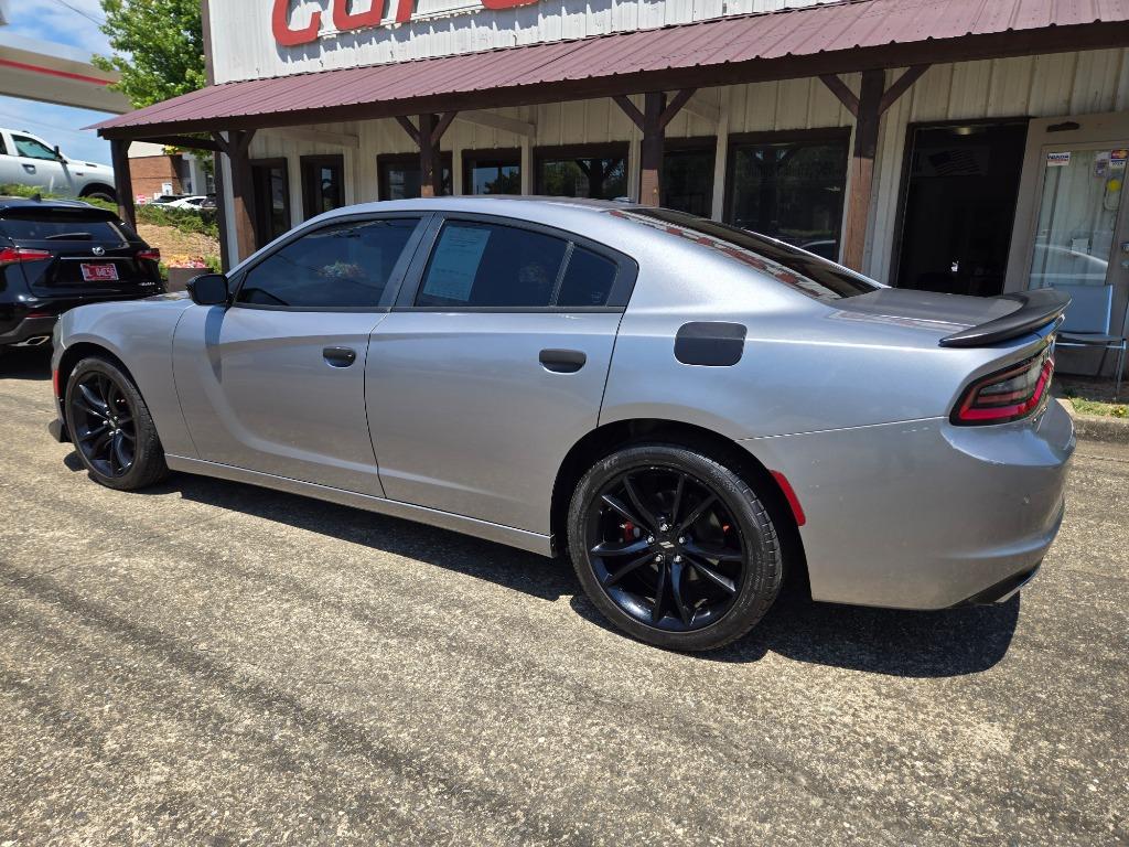 2018 Dodge Charger - $15,995