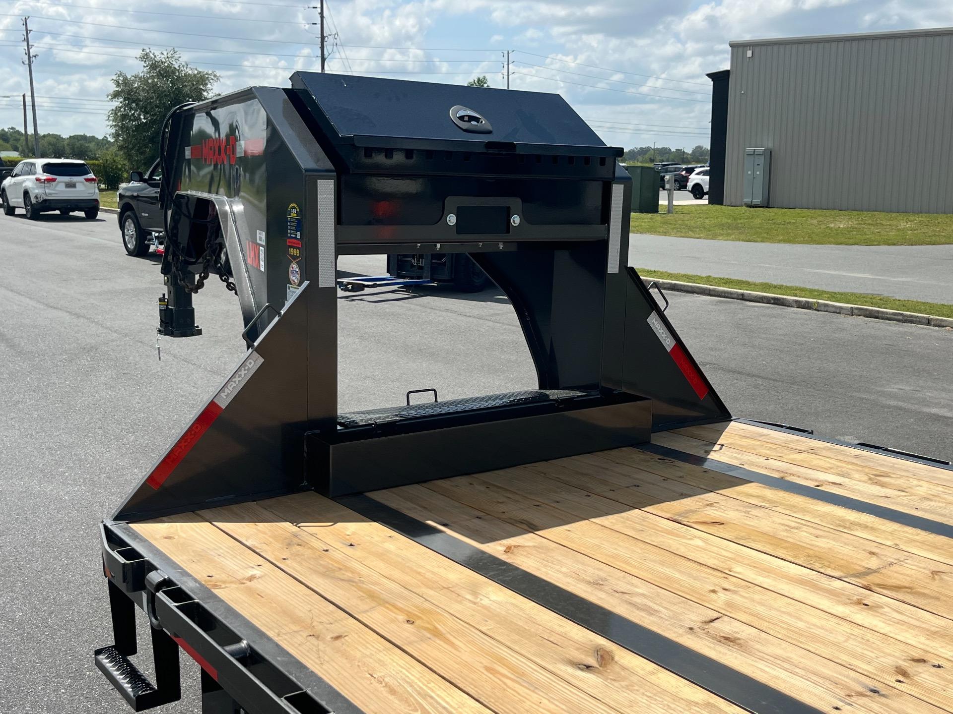 2027 MAXX-D LHX 8.5 x 40 - $37,900