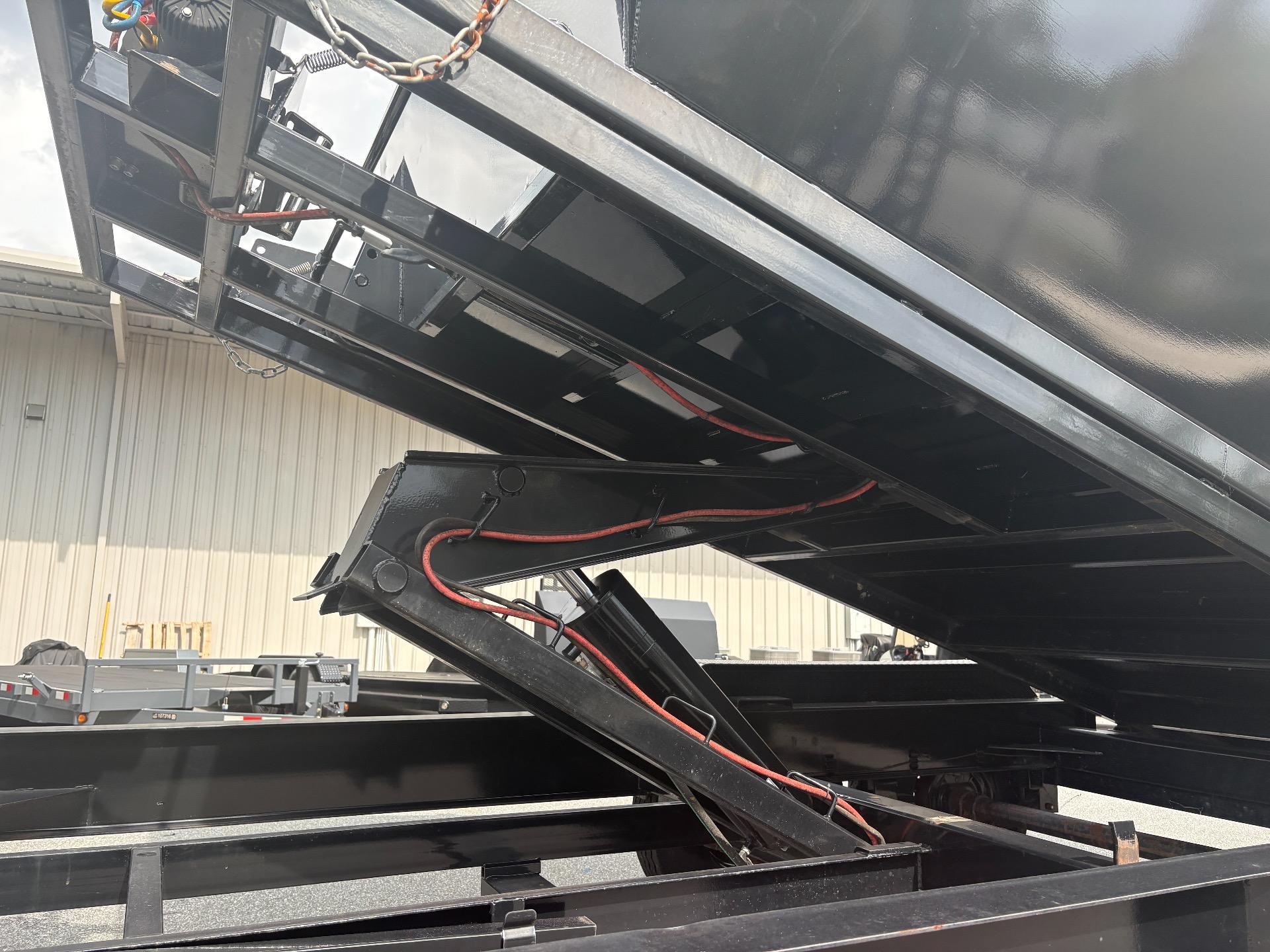 2025 Rawmaxx Roll Off  + (1) 15YD Bin  - $13,500