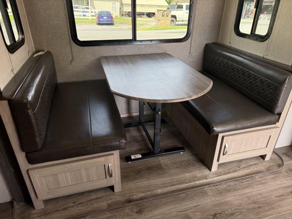 2021 Coachmen Freedom Exress 252RBS - $21,900