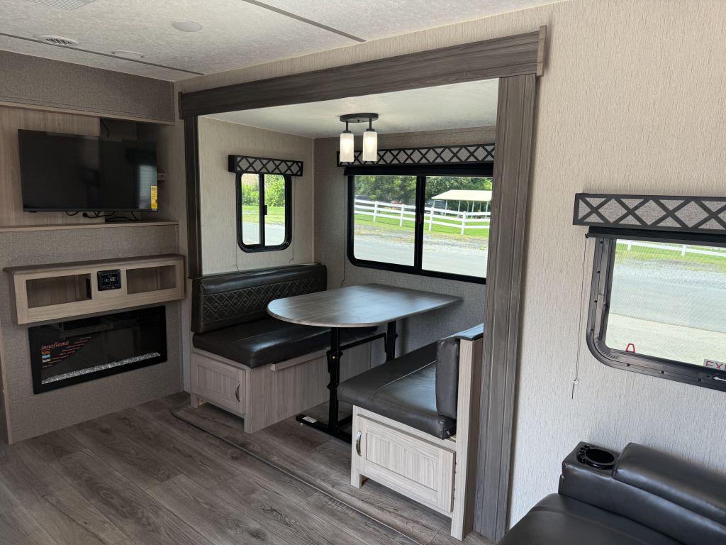 2021 Coachmen Freedom Exress 252RBS - $21,900