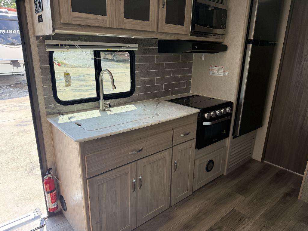 2021 Coachmen Freedom Exress 252RBS - $21,900