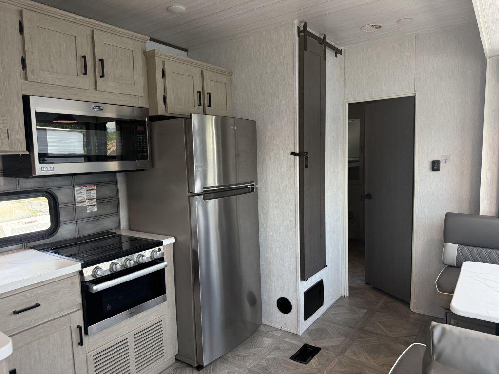2023 Forest River Salem Villa 42qbq - $35,900