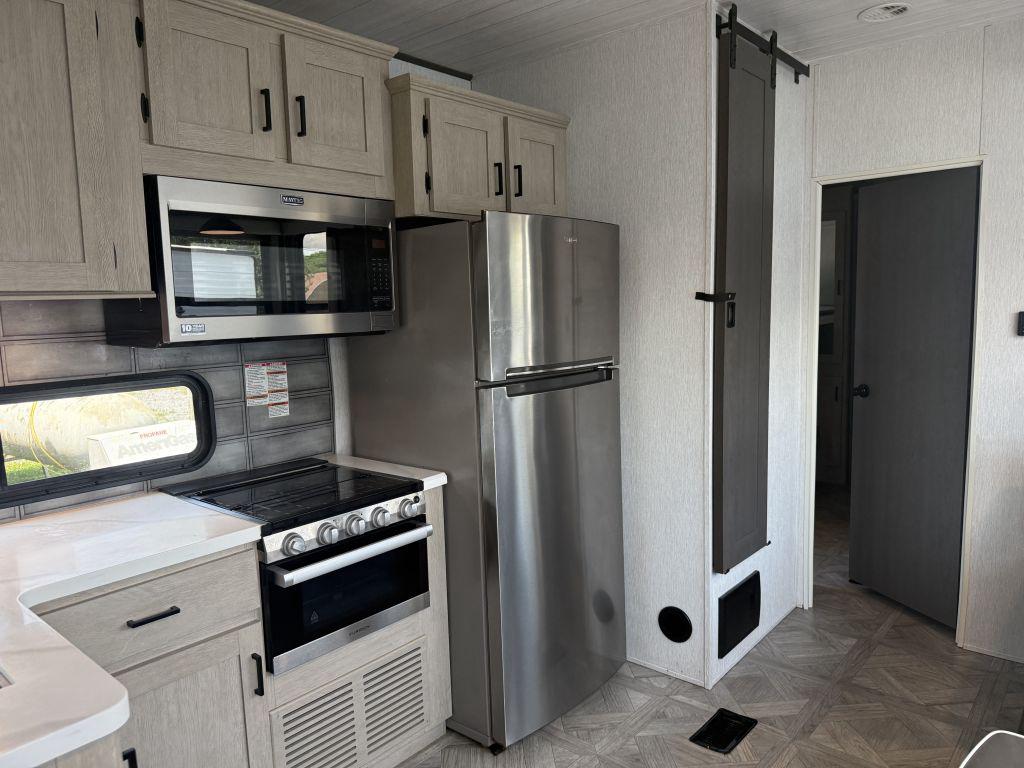 2023 Forest River Salem Villa 42qbq - $35,900