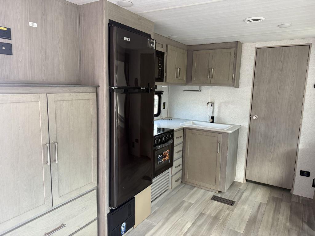 2024 Keystone Springdale 291brc - $19,900