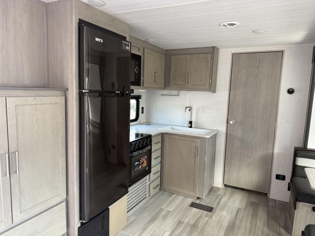 2024 Keystone Springdale 291brc - $19,900