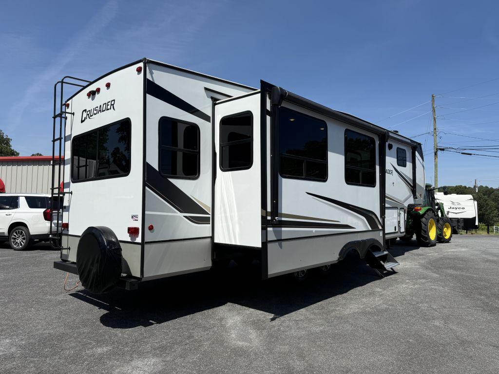 2022 Prime Time Crusader 335rlp - $35,900