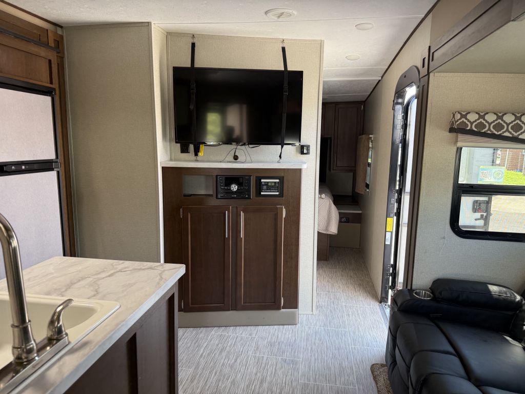 2019 Prime Time Fury 3110 - $22,900