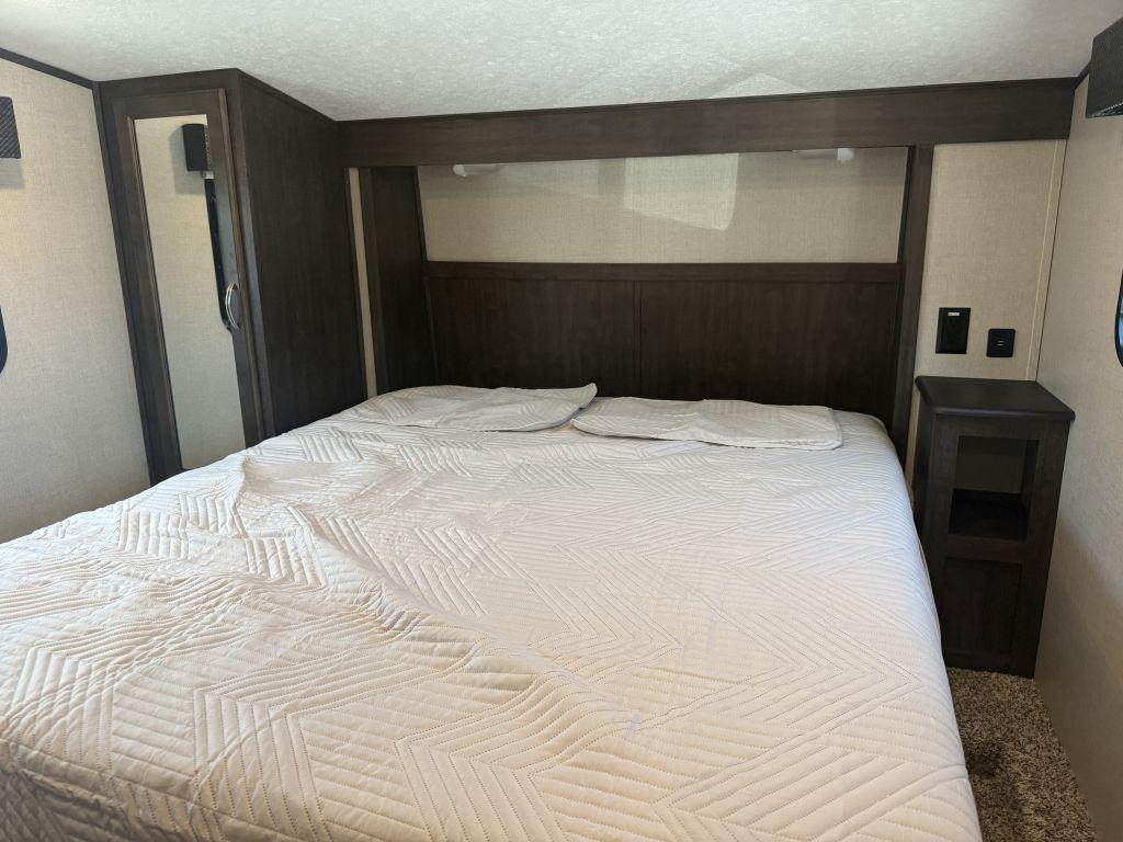 2021 Coachmen Chaparral 284rl - $22,900