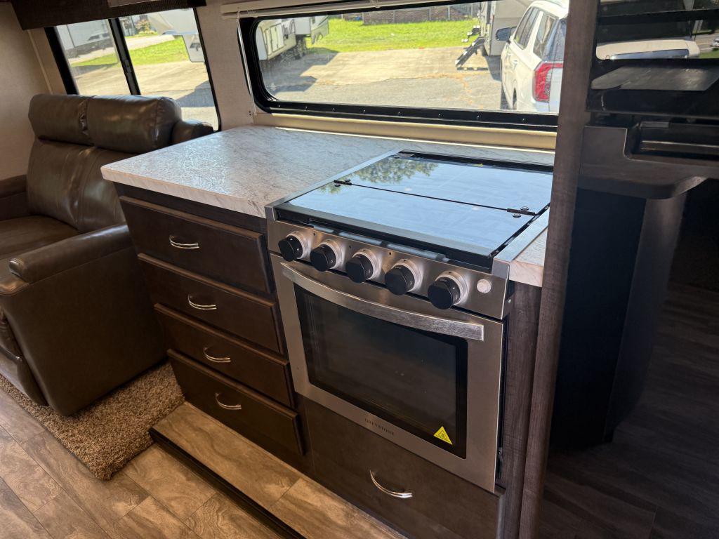 2021 Coachmen Chaparral 284rl - $22,900