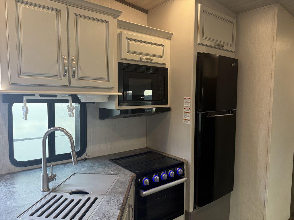 2022 Keystone Cougar 32bhs - $28,900