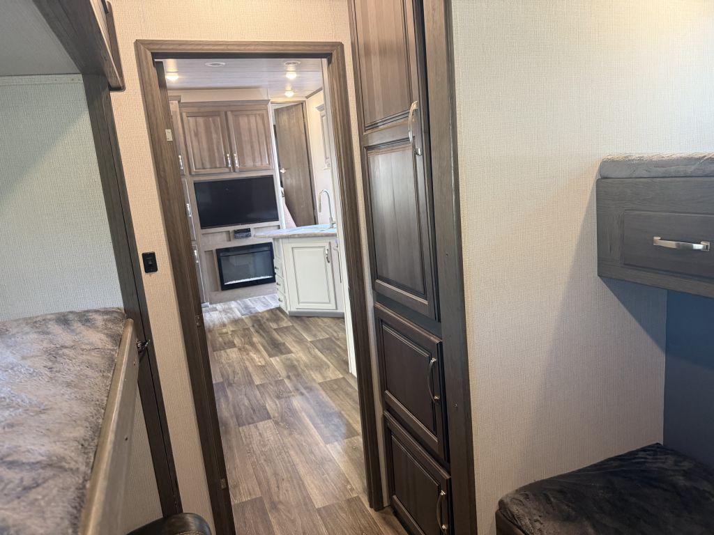 2022 Keystone Cougar 32bhs - $28,900