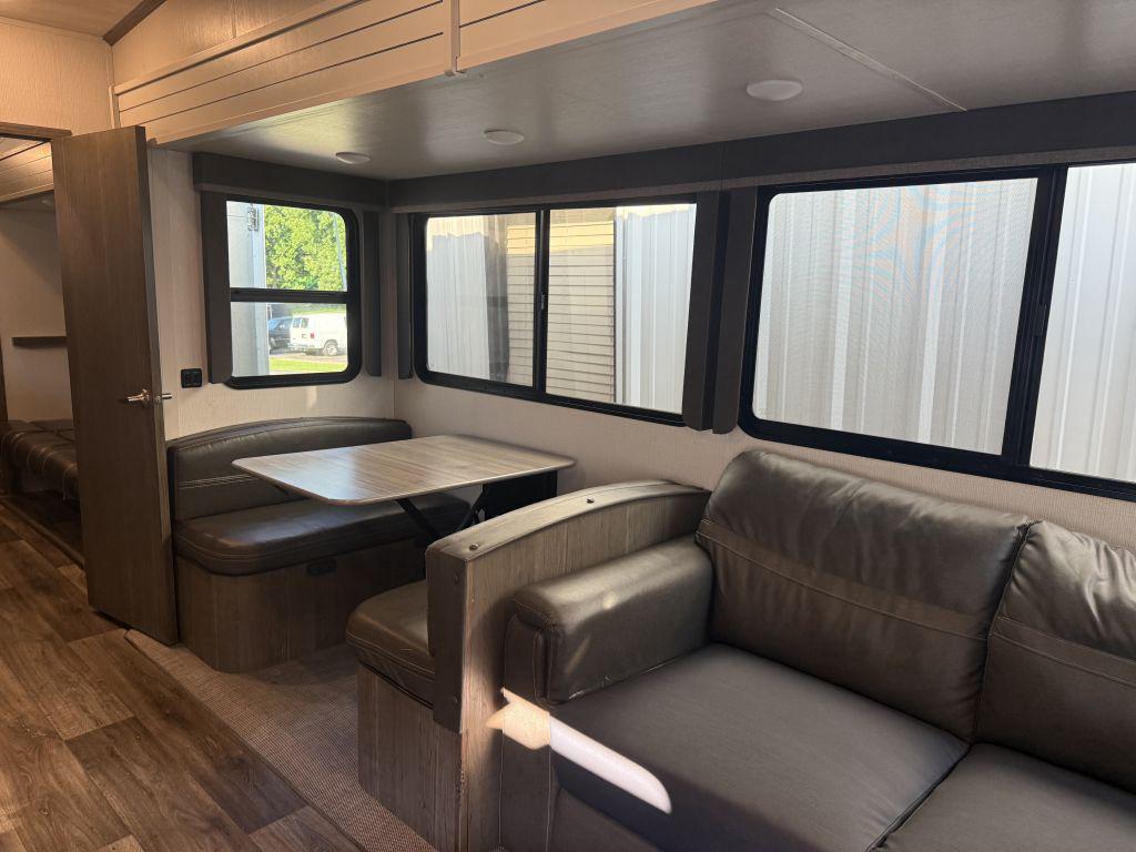 2022 Keystone Cougar 32bhs - $28,900