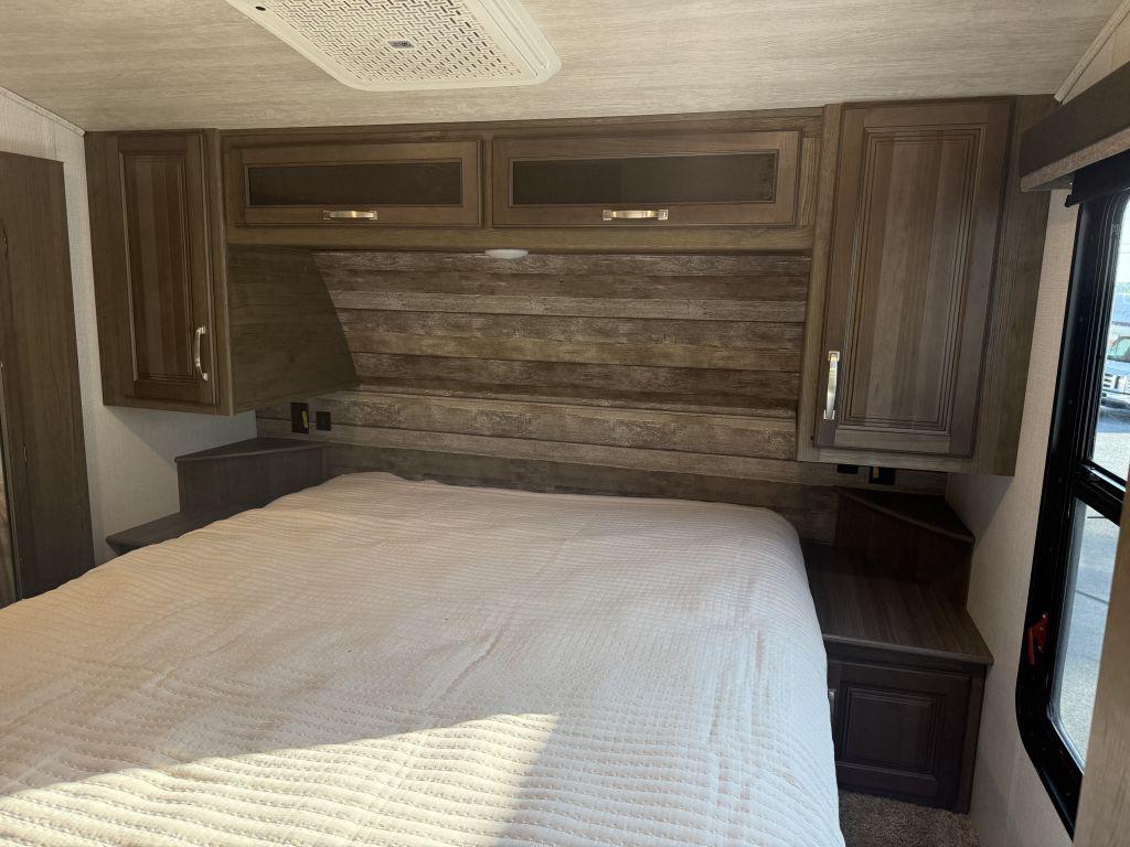 2022 Keystone Cougar 32bhs - $28,900