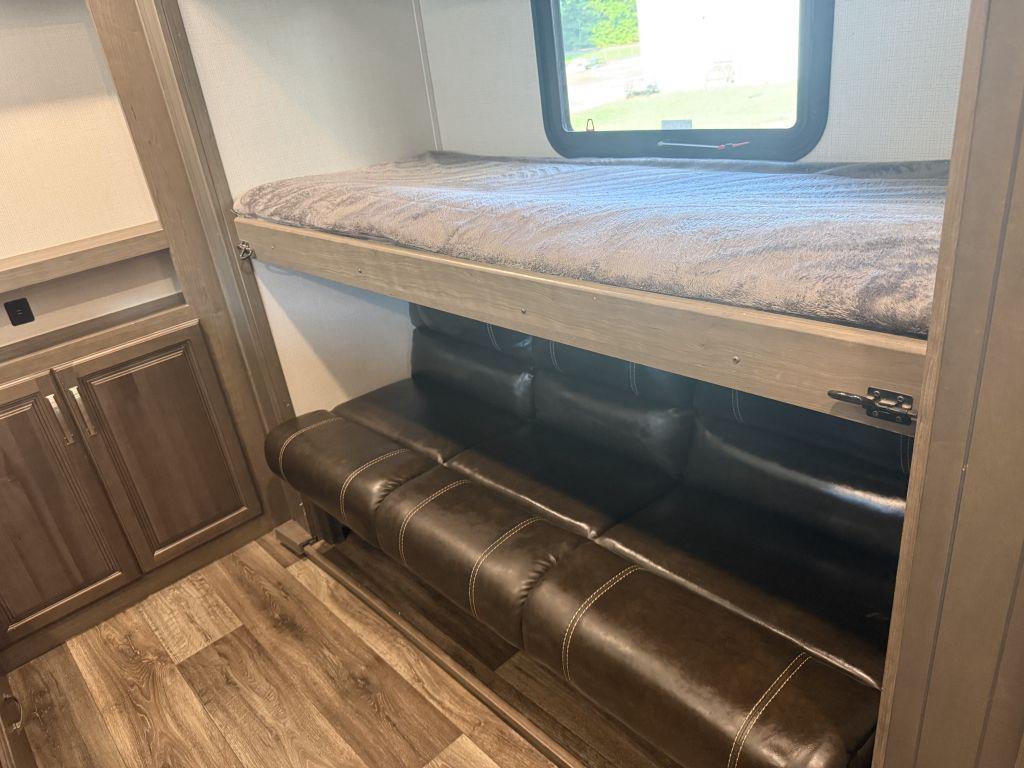 2022 Keystone Cougar 32bhs - $28,900